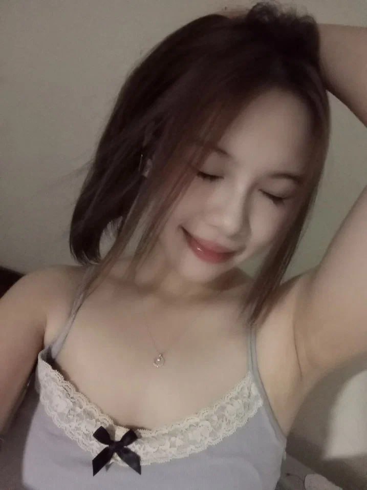 Chồng vắng nhà vợ gọi em trai đến nhà địt nhau